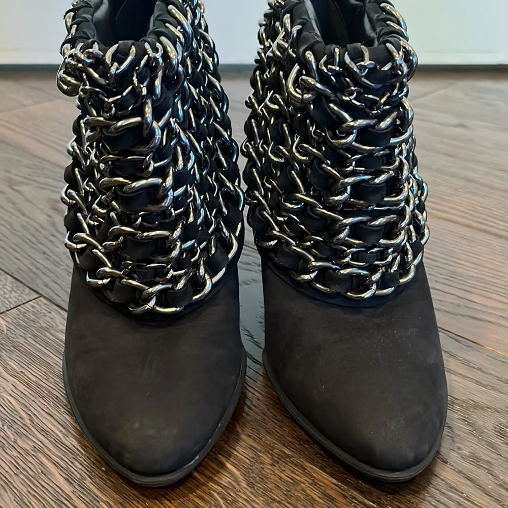 Zara chain link